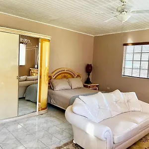 boscobel-hideaway.comcaribbean.com/